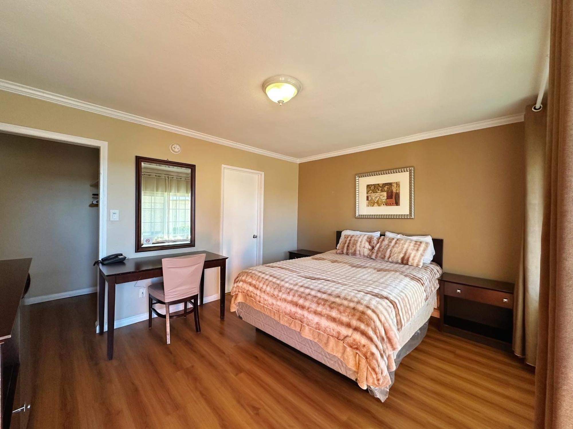 Royal Inn&Suites Hemet Bagian luar foto