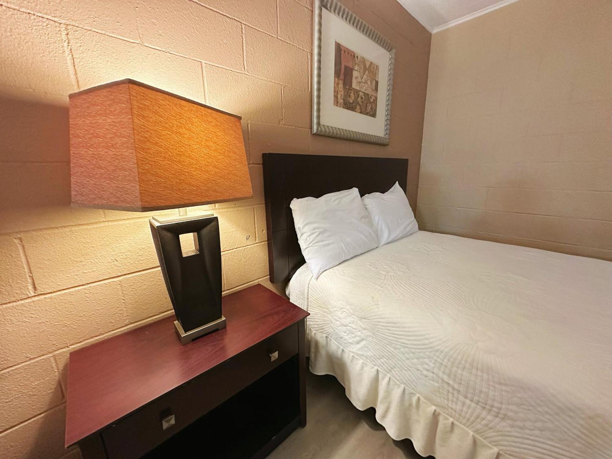 Royal Inn&Suites Hemet Bagian luar foto