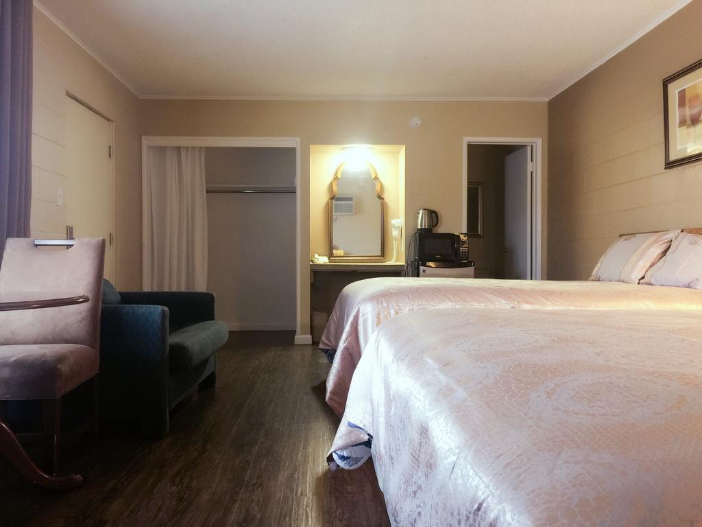 Royal Inn&Suites Hemet Bagian luar foto