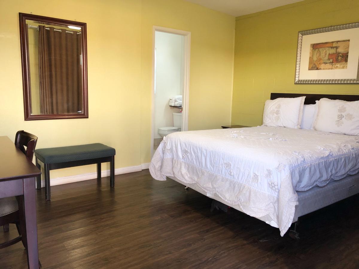 Royal Inn&Suites Hemet Bagian luar foto