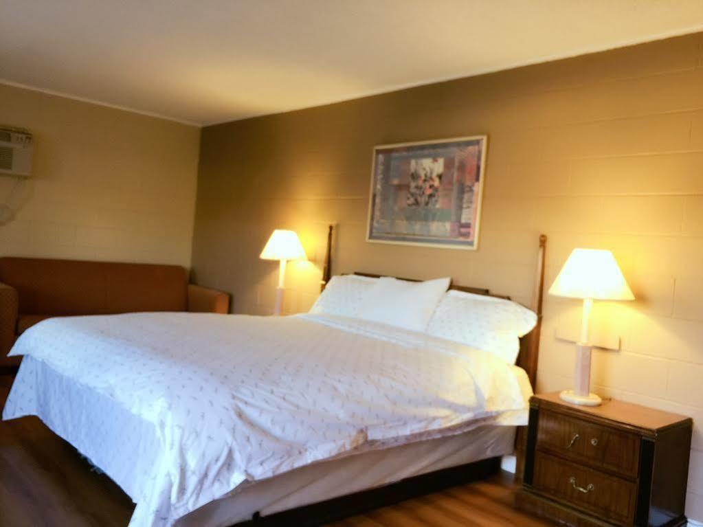 Royal Inn&Suites Hemet Bagian luar foto