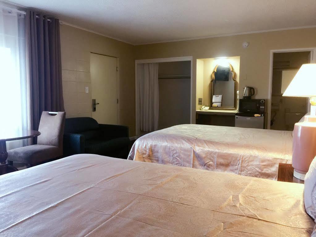 Royal Inn&Suites Hemet Bagian luar foto