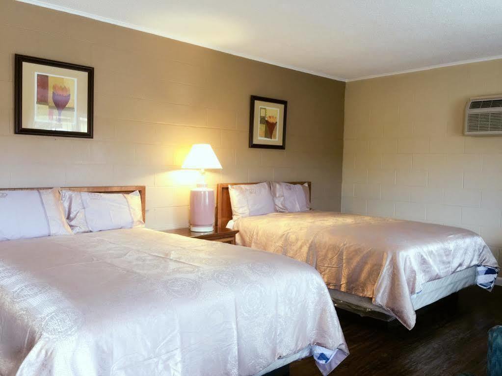 Royal Inn&Suites Hemet Bagian luar foto