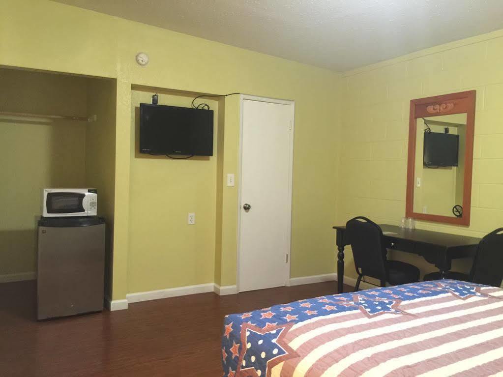 Royal Inn&Suites Hemet Bagian luar foto