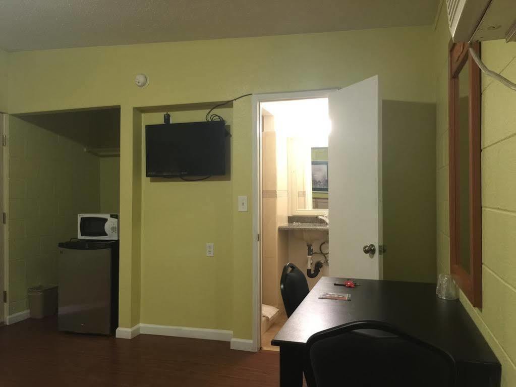 Royal Inn&Suites Hemet Bagian luar foto