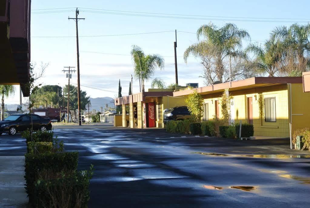 Royal Inn&Suites Hemet Bagian luar foto