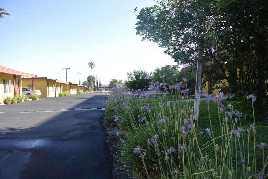 Royal Inn&Suites Hemet Bagian luar foto